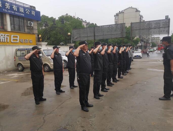 戶外小區(qū)物業(yè)保安夏天**防暑降溫小常識！趕緊收藏把！