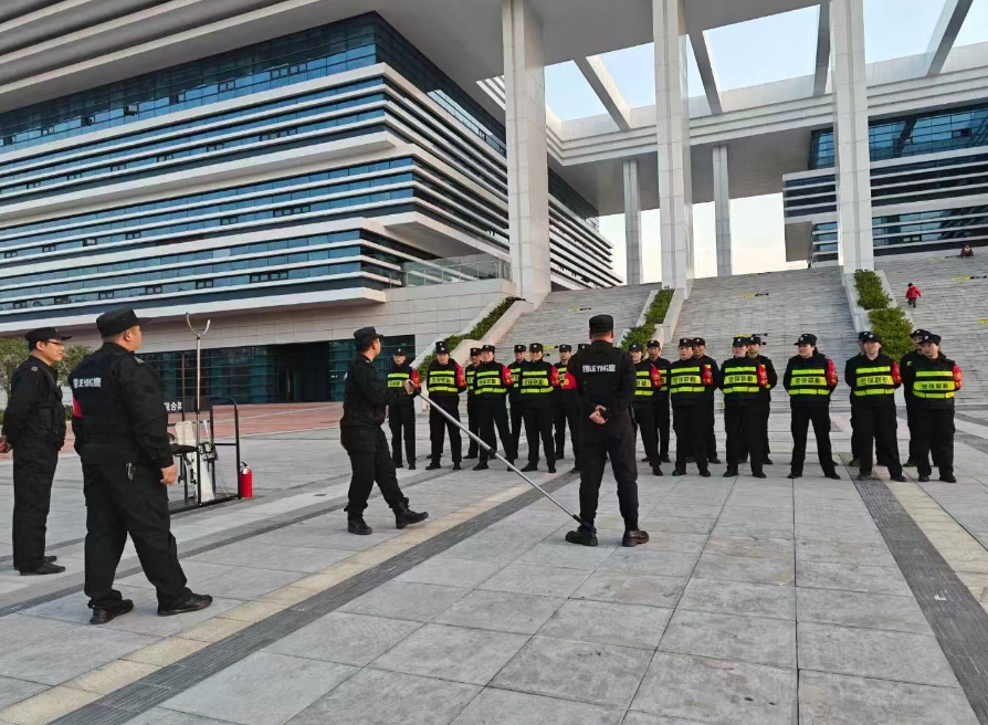 3月19日，湖北獵鷹保安服務(wù)有限公司棗陽分公司在七館合一開展專項(xiàng)培訓(xùn)